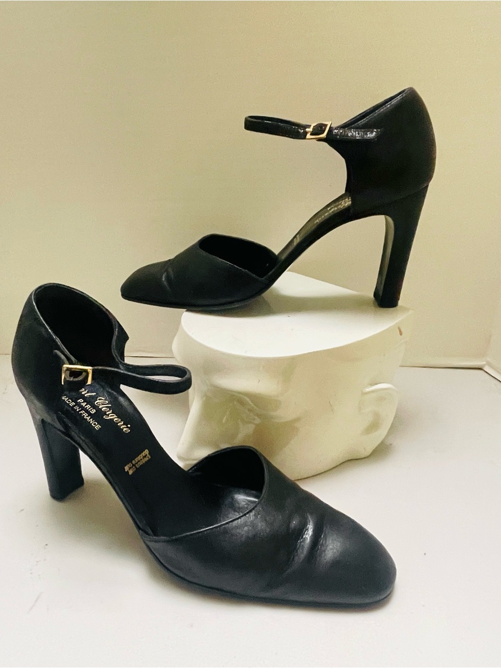 Vintage Robert Clergerie Paris Black Leather Ankle Strap Heels 8A Made in France